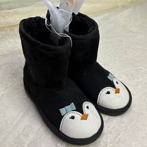 Gymboree Girls 12 NWT Faux Shearling Ugg Style Boots Black Penguin Toe